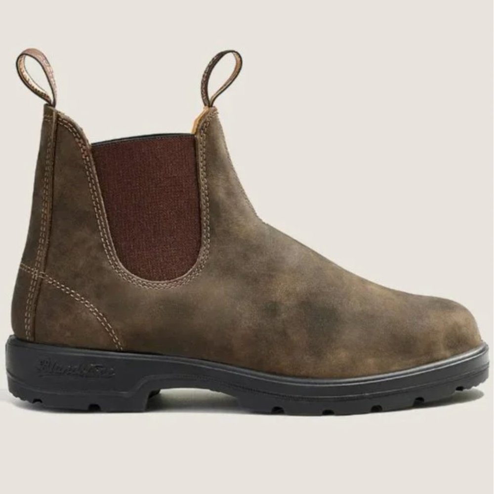 Blundstones #585 in Rustic Brown